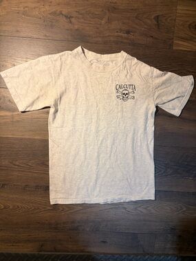 Calcutta Men's Light Gray Skull Graphic Short Sleeve Tee
